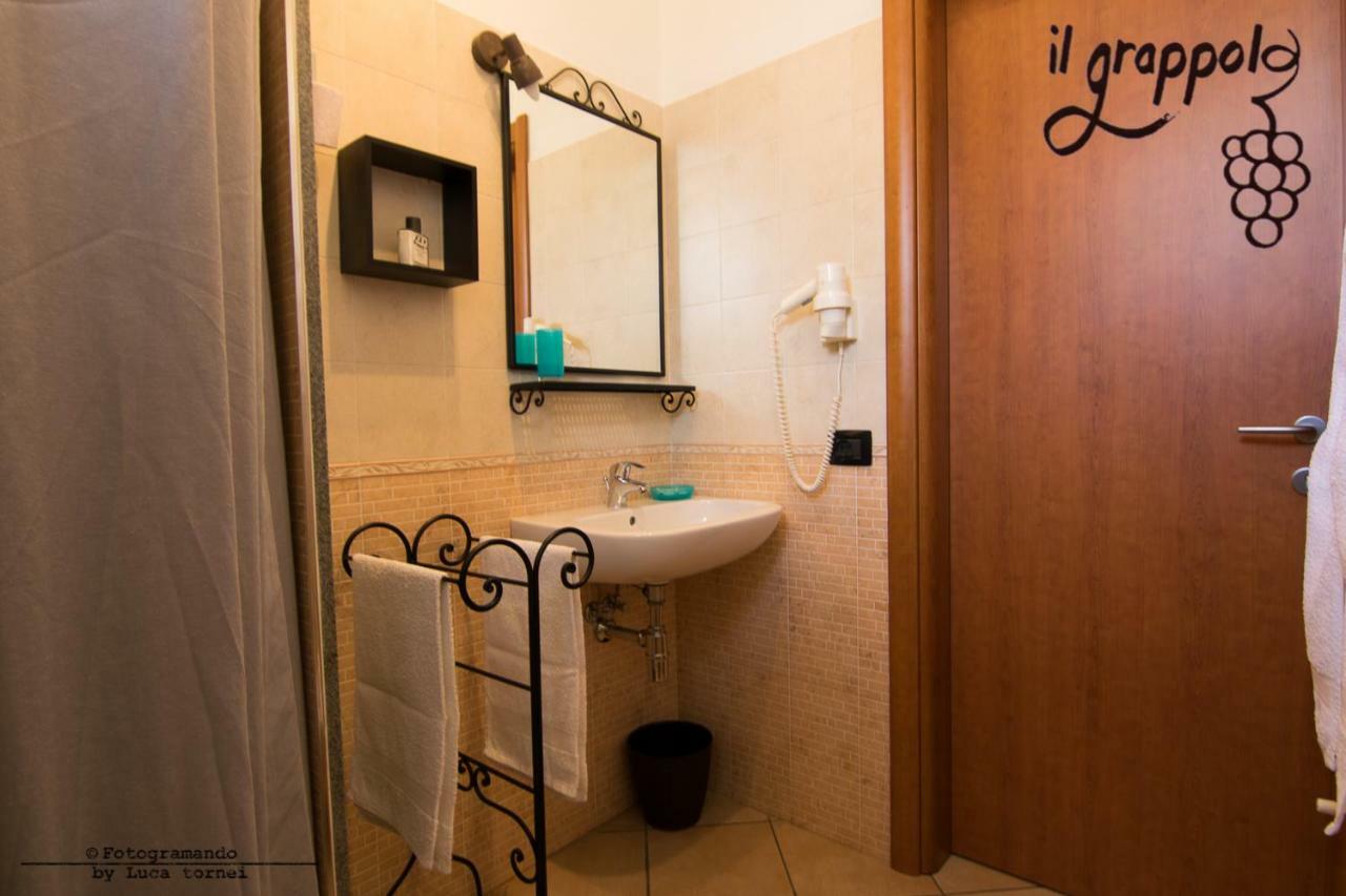 B&B Il Grappolo Foresteria Lombarda Sirmione Eksteriør billede